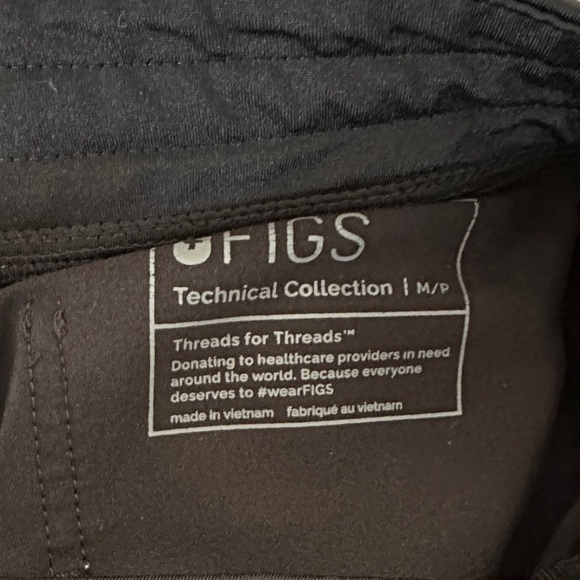 FIGS women’s black ZAMORA jogger scrubs - Picture 11 of 11